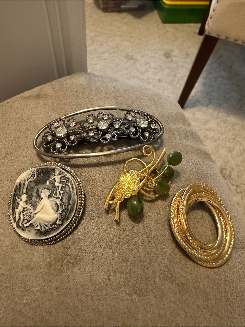 Vintage Brooch & Hair Clip Lot – 4 Pieces